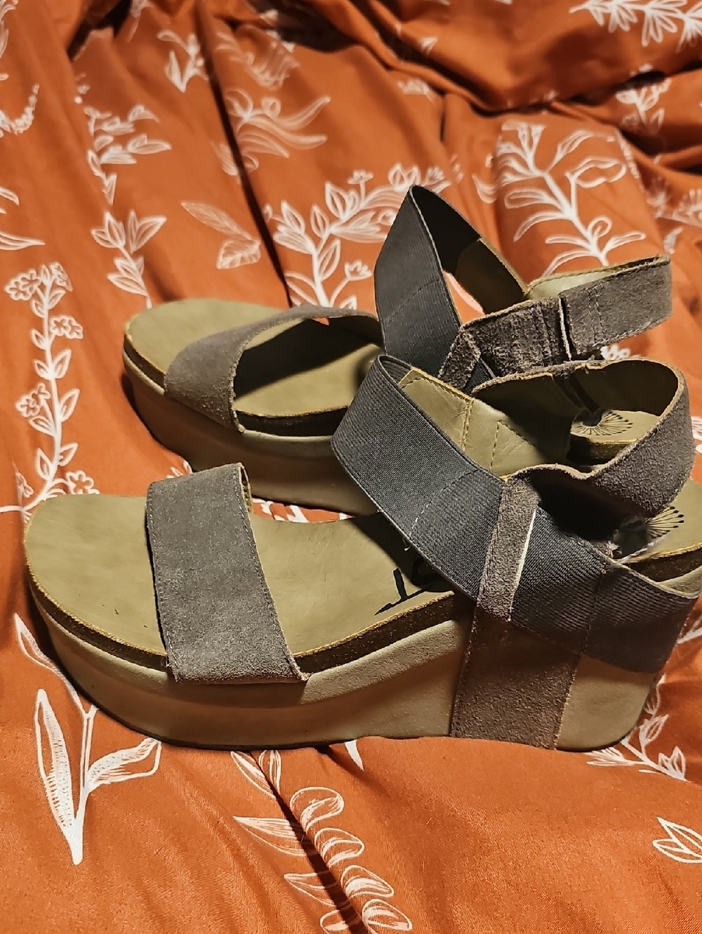 OTBT Gray Suede Platform Sandals with Elastic Back